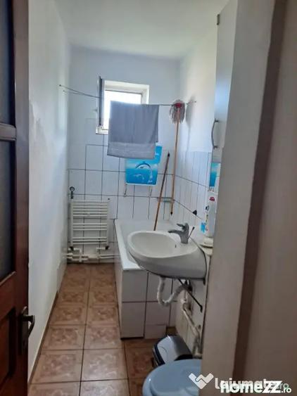 Apartament cu 2 camere semidecomandat, mobilat în Tomis Nord