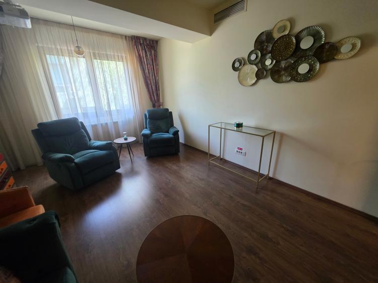 Birou, de 160 mp, în Primăverii