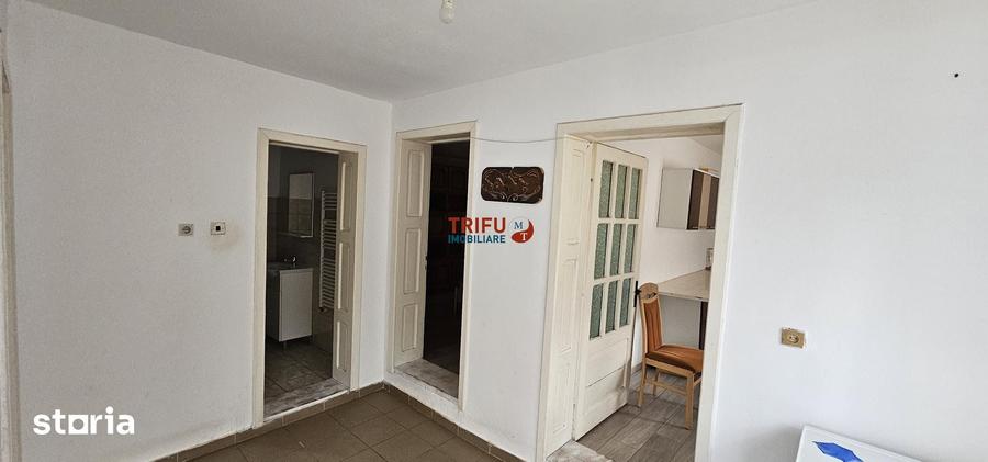 Casă cu 2 camere cu Teren 974 Mp în Micești