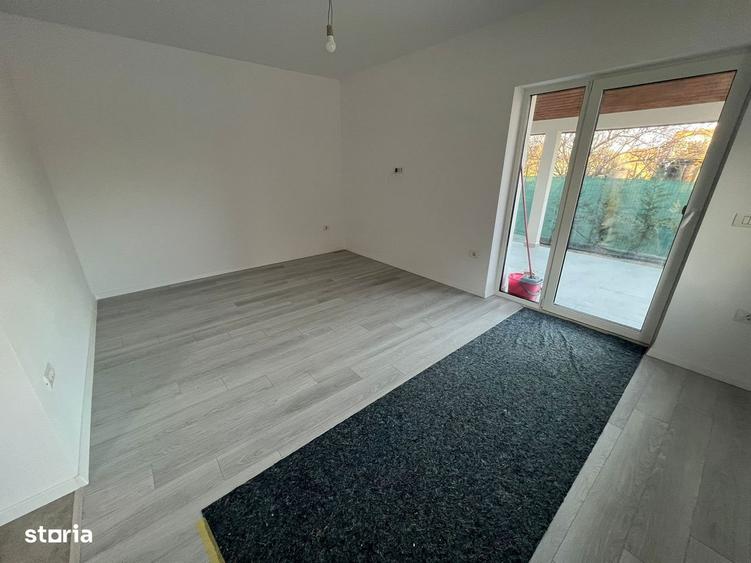 Casă cu 3 camere cu Canalizare în Sânandrei