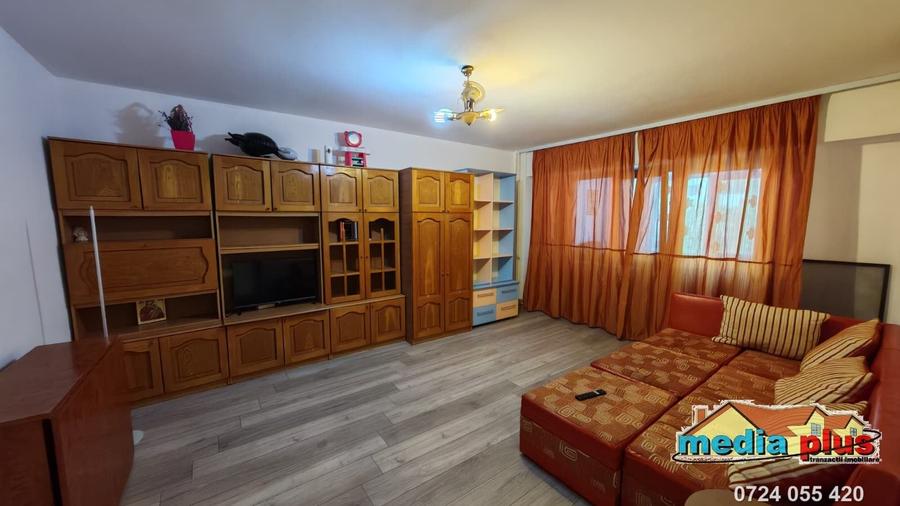 Apartament cu 2 camere decomandat în