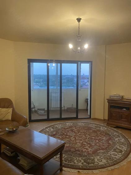 Apartament cu 4 camere decomandat în Ultracentral