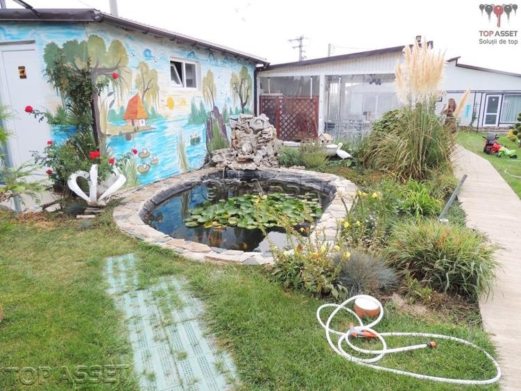 Casă individuală cu 7 camere cu Canalizare în Sud-Est