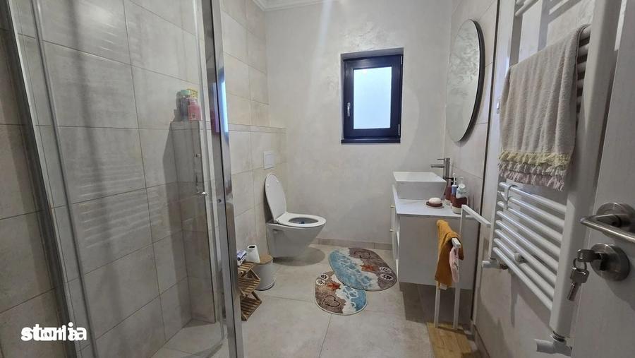 Casă cu 4 camere în Breazu