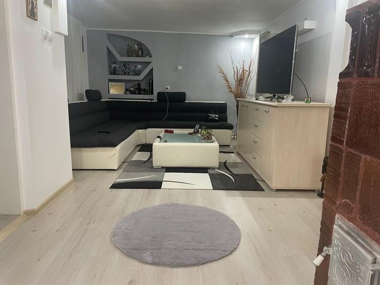 Casă cu 4 camere în Central