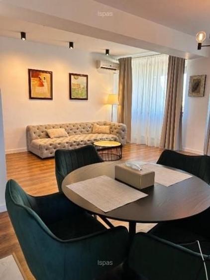 Apartament cu 3 camere semidecomandat, mobilat în Parcul Carol