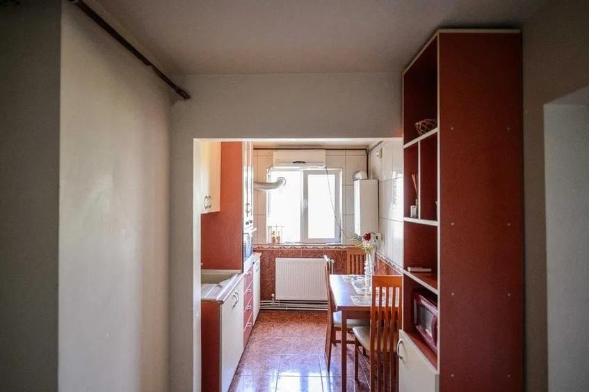 Apartament cu 3 camere decomandat, mobilat în Tomis Nord