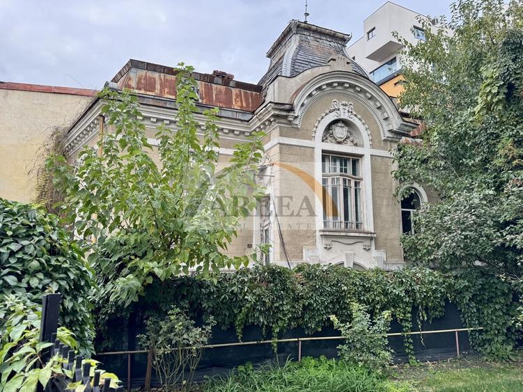 Casă individuală cu 12 camere cu Canalizare în Dacia