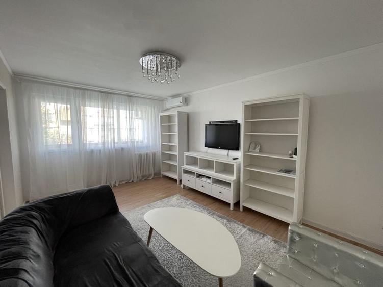 Apartament cu 3 camere în Drumul Taberei