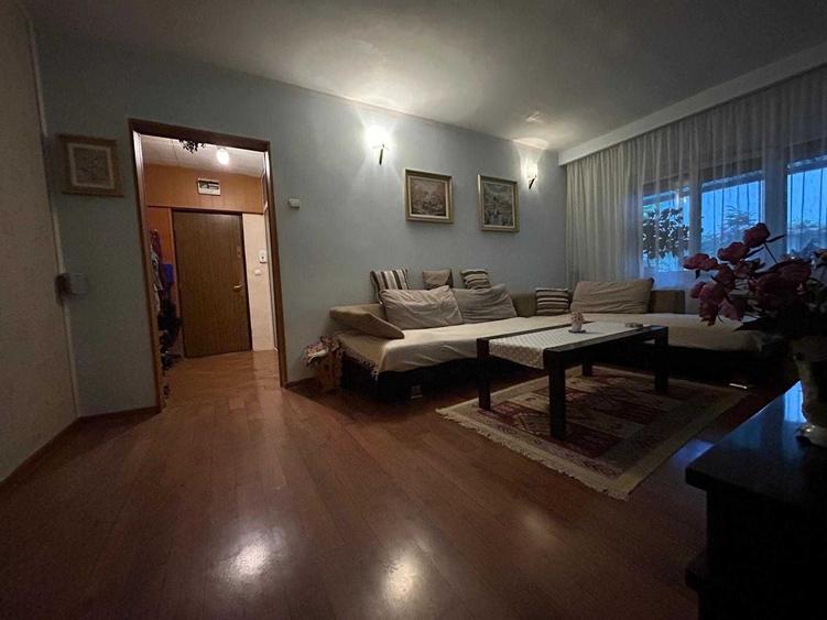 Apartament cu 3 camere semidecomandat în Țiglina 3