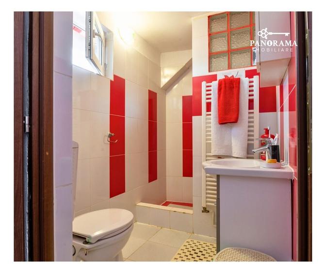 Casă individuală cu 16 camere cu Canalizare în Nemșa