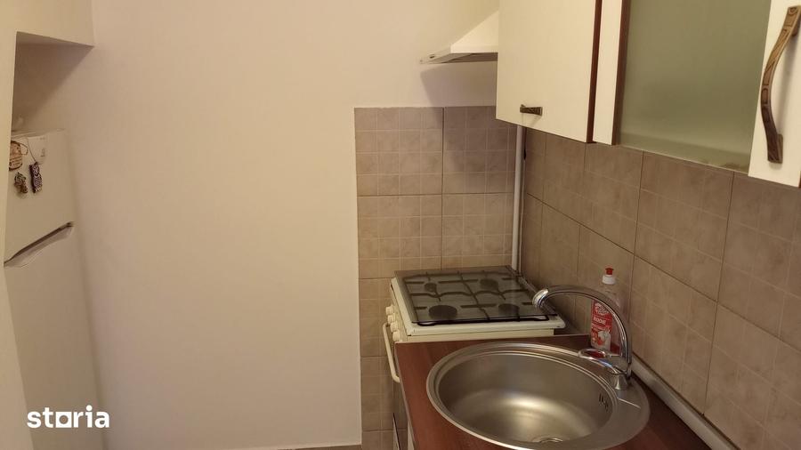 Garsonieră decomandată în Schei