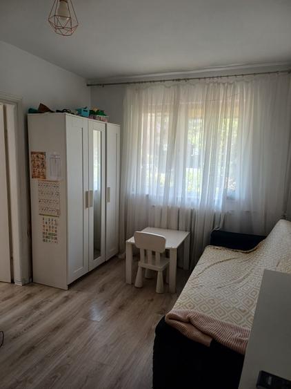 Apartament cu 2 camere semidecomandat în Craiovița Nouă