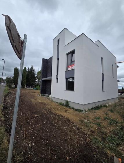 Casă cu 3 camere în Europa