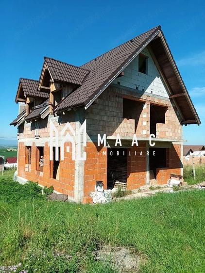 Casă individuală cu 4 camere cu Canalizare în Șura Mare