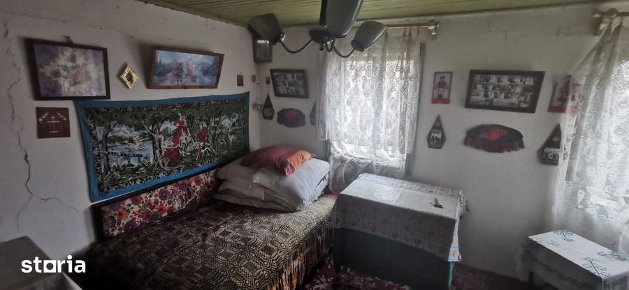 Casă cu 4 camere cu Teren 3500 Mp în Ghergheasa