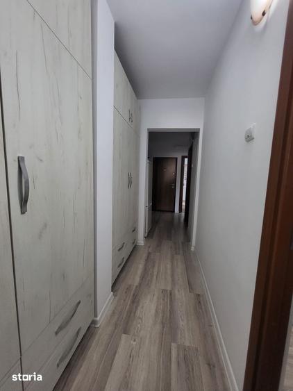 Apartament cu 3 camere decomandat în Nicolina
