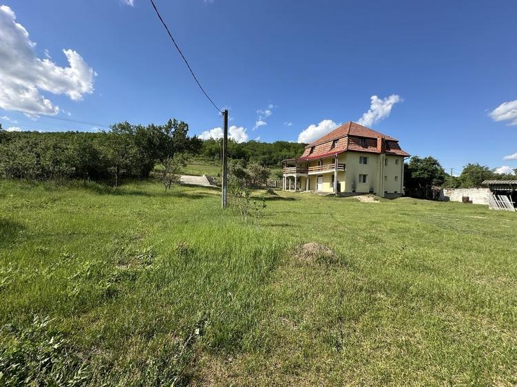 Casă cu 4 camere în Horoatu Cehului