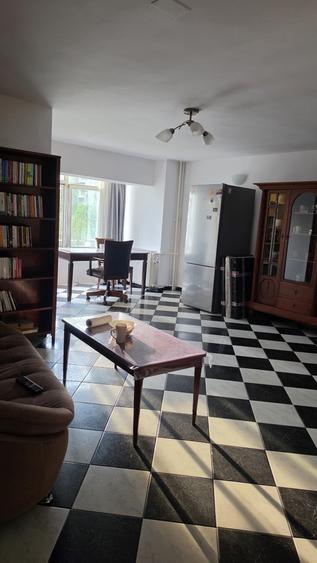 Apartament cu 3 camere în Ampoi 1