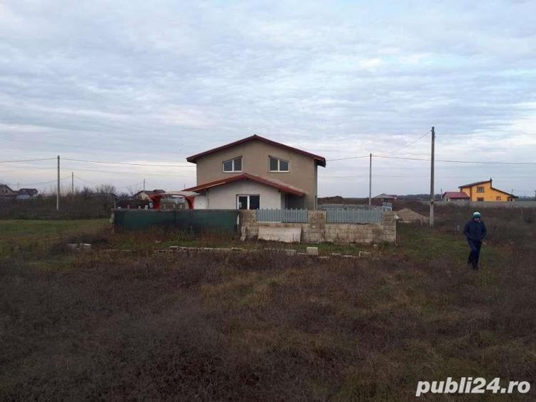 Casă cu Teren 5000 Mp în Central