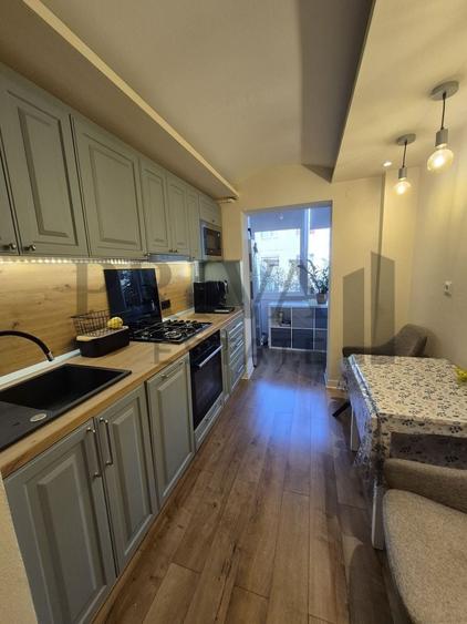 Apartament cu 3 camere decomandat, mobilat în Lipovei