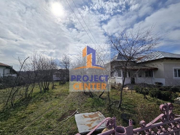 Casă cu 3 camere cu Teren 2101 Mp în Albota