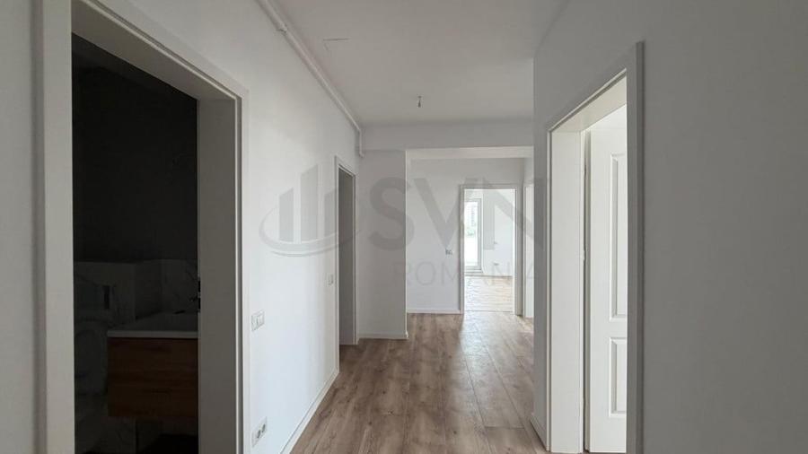 Apartament cu 3 camere decomandat în Sisești