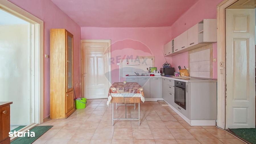 Casă cu 5 camere cu Teren 5417 Mp în Prejmer