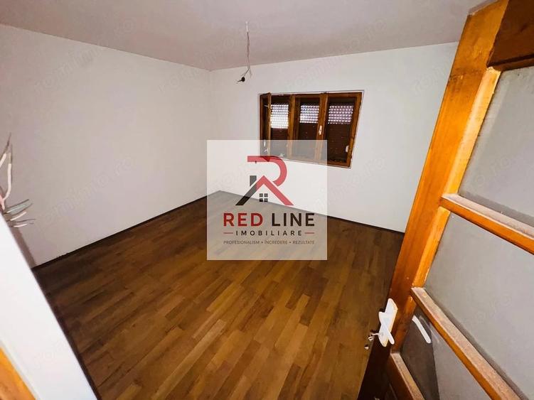 Vila impunatoare, construc?ie solida D+P+E+M, 430 mp pretabila pensiune - 1