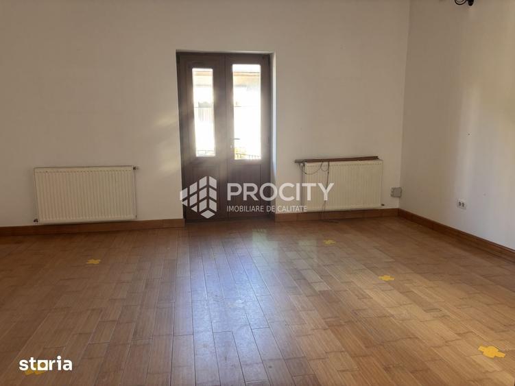 Spațiu comercial, de 320 mp, în Central