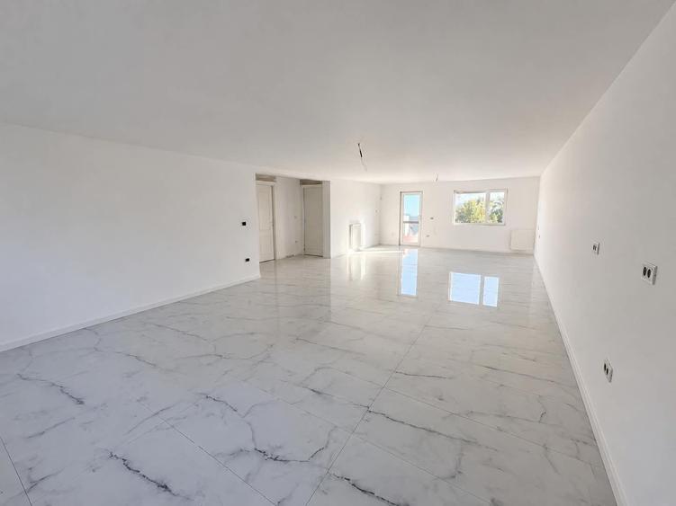 Casă cu 4 camere în Bâlteni