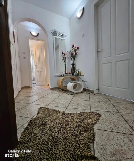 Apartament cu 2 camere decomandat în Decebal