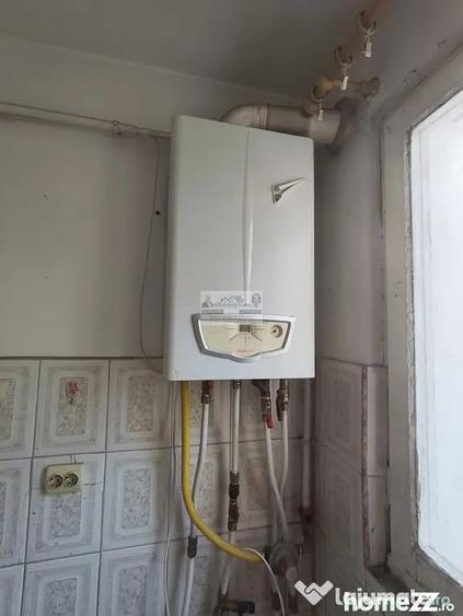 Apartament cu 4 camere decomandat în Central
