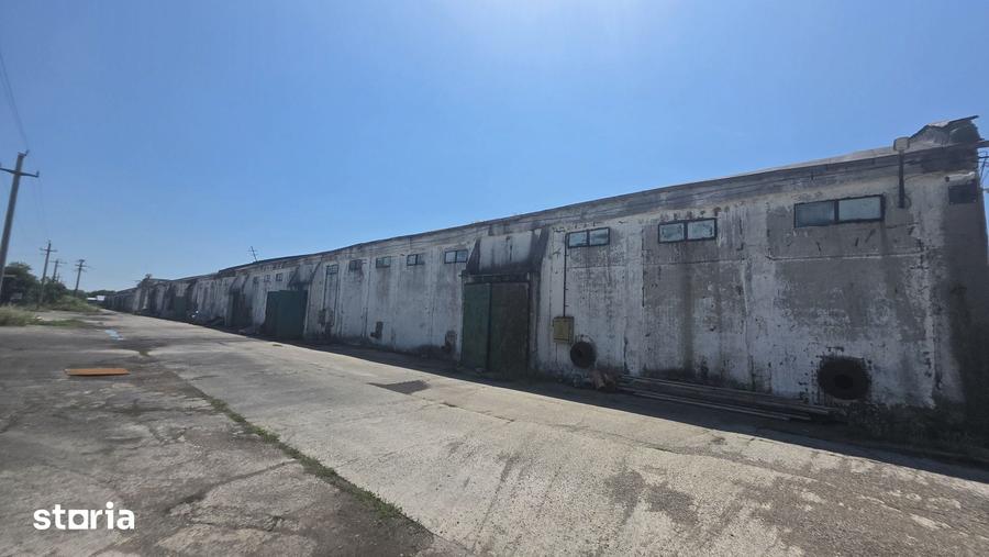 Spațiu comercial, de 550 mp, în Perieți