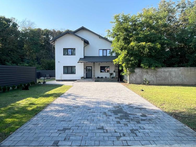 Casă cu 4 camere în Puchenii Mici