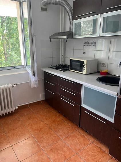 Apartament cu 2 camere decomandat în Berceni