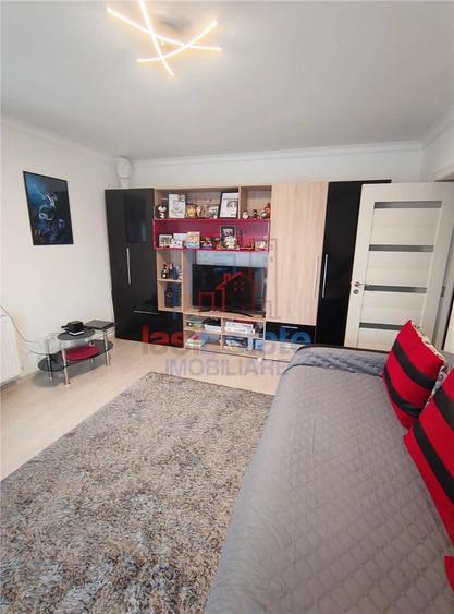 Apartament cu 2 camere decomandat în Filiași