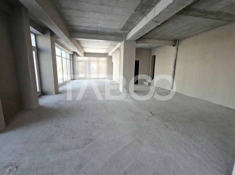 Spațiu comercial, de 169 mp, în Periferie