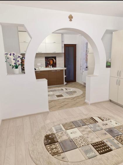 Casă cu 4 camere cu Teren 350 Mp în Cățelu