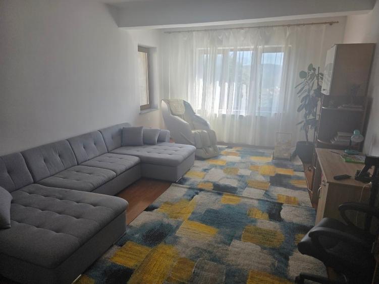 Casă individuală cu 5 camere cu Canalizare în Păcii