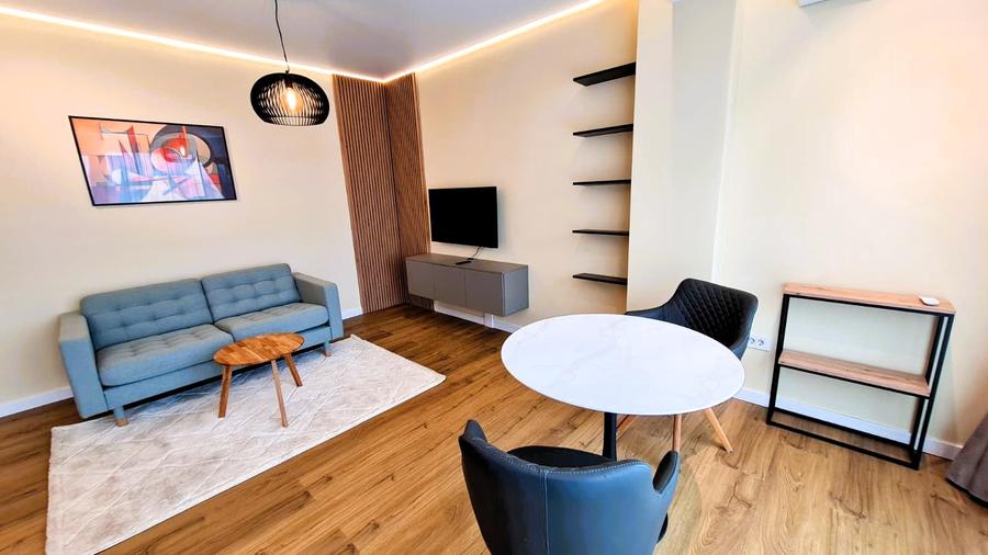 Apartament cu 2 camere, mobilat în Ștrand