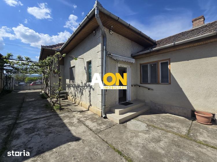 Casă cu 4 camere cu Teren 1438 Mp în Partoș