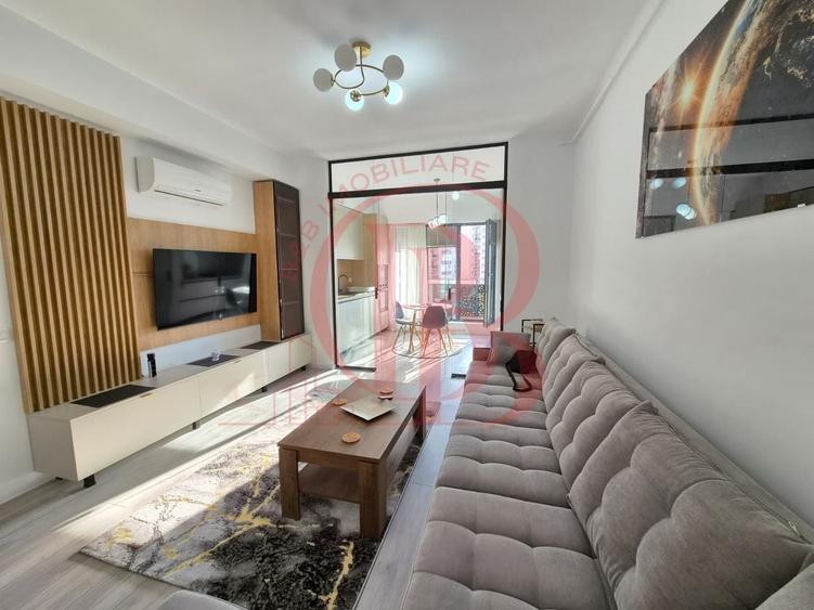 Apartament cu 2 camere semidecomandat, mobilat în Titan