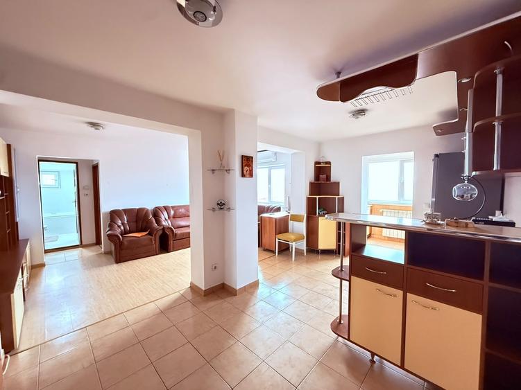 Apartament cu 2 camere semidecomandat, mobilat în Central