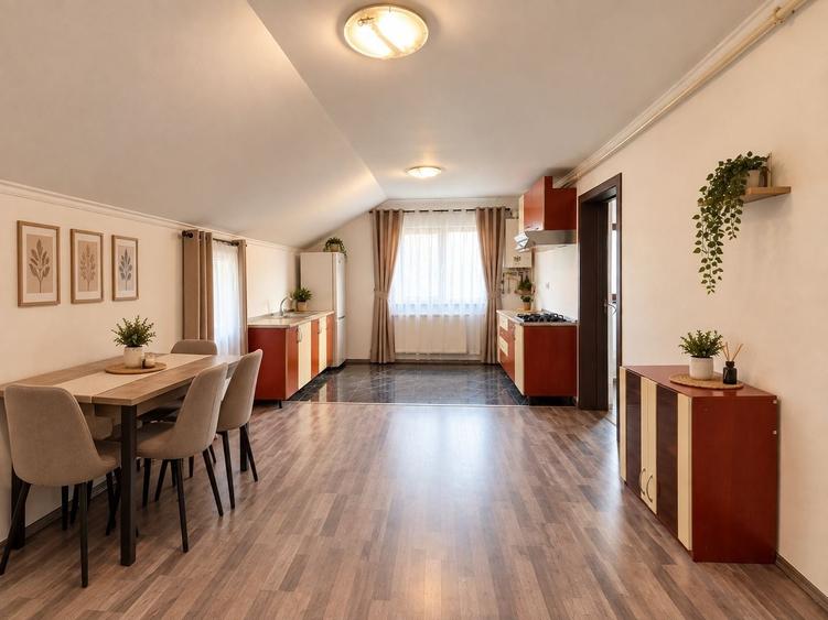 Apartament cu 4 camere decomandat în Central