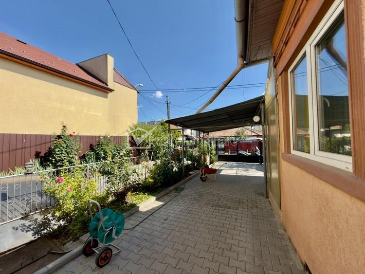 2 Case l Intre Lacuri l 450 mp teren l Jiului - 1