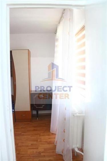 Apartament cu 2 camere nedecomandat în Craiovei