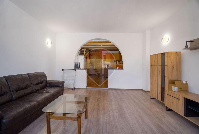 Apartament cu 4 camere decomandat, mobilat în Centrul Civic