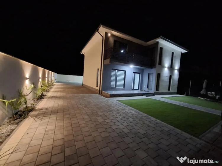 Casă cu 4 camere în Central