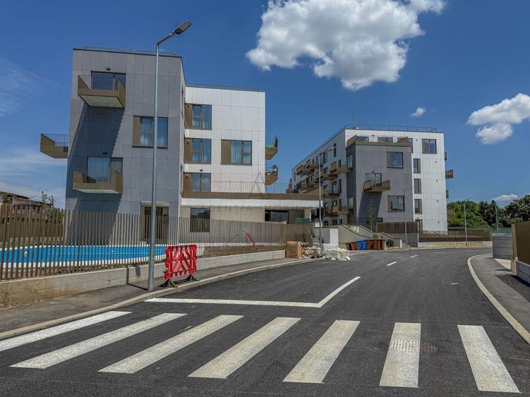 Apartament cu 2 camere semidecomandat în Sisești